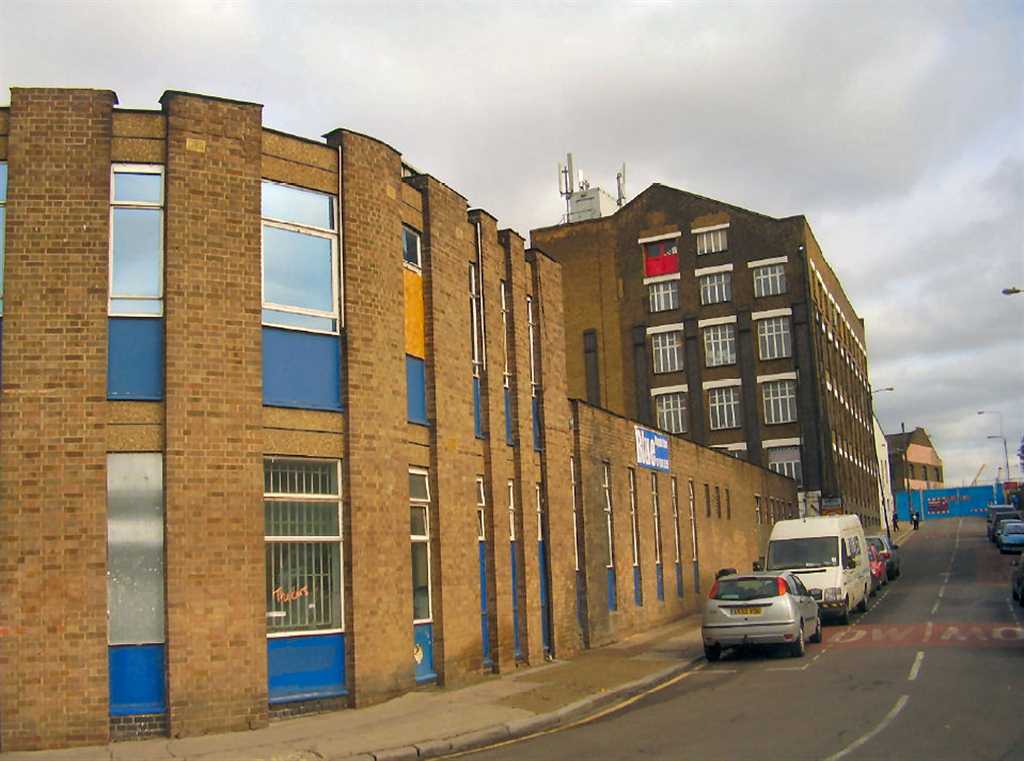 commercial property - Unit 5 Queens Yard  Hackney, London E9 5EN