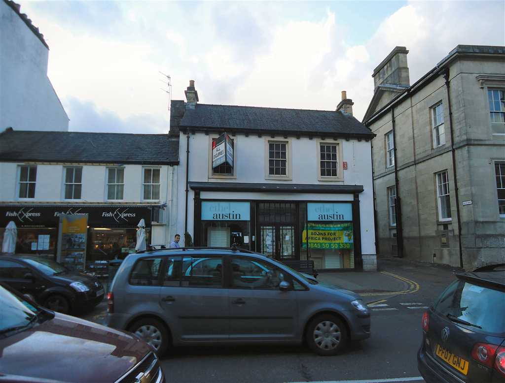 commercial property - 68 Highgate  Kendal, Cumbria LA9 4HE