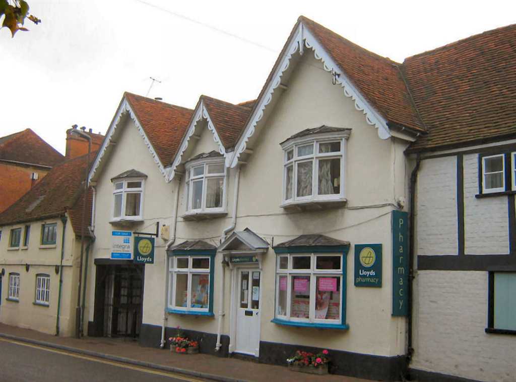 commercial property - Churchfarm Courtyard High Street Chalfont St Giles, Buckinghamshire HP8 4QH
