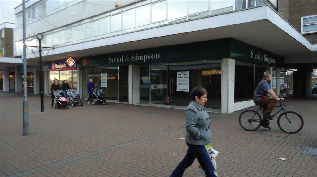 commercial property - 15 Grover Walk  Corringham, Essex SS17 7LP