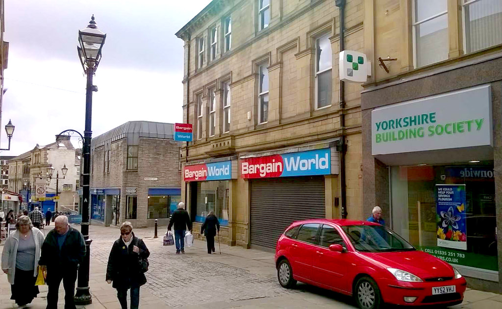 Shop To Let in Keighley, BD21 3PN (00006976)