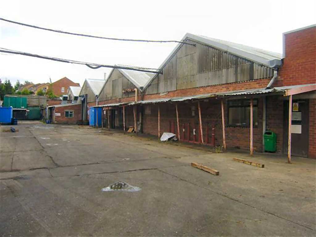 Industrial Unit To Let in Pontefract, WF8 1RL (0320135)