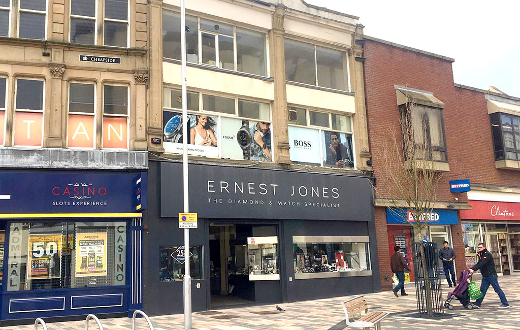 Shop To Let in Barnsley, S70 1RR (00009541)