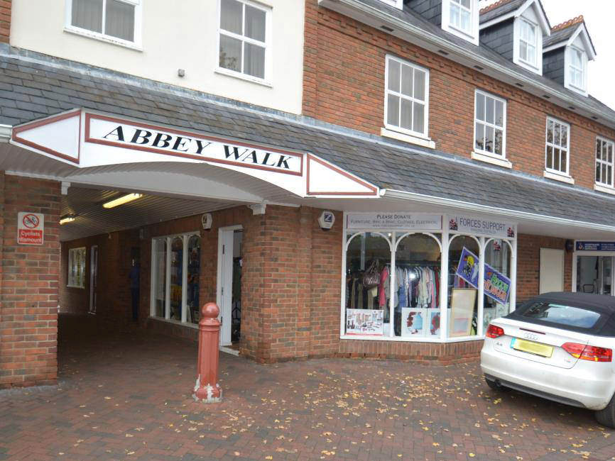 Shop To Let in Romsey, SO51 8BT (00004022)