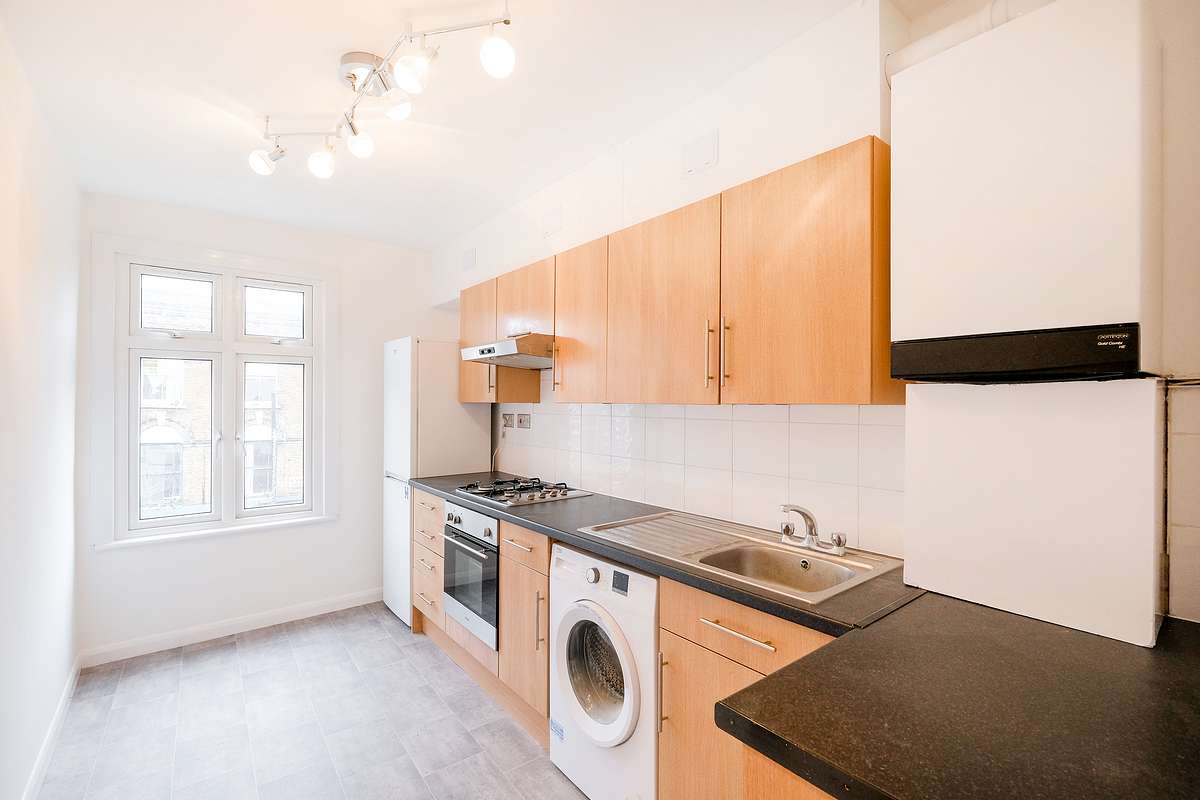 Flat To Rent at 187 Blackstock Road, Finsbury Park, N5 2LL (00000576)