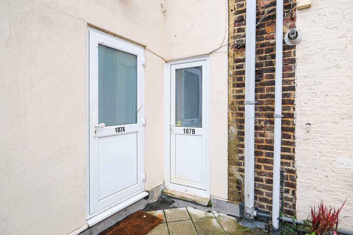 Flat To Rent at 187 Blackstock Road, Finsbury Park, N5 2LL (00000576)