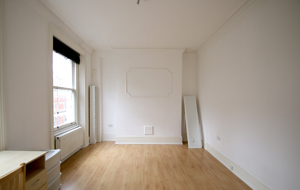 Flat To Rent at 96 Grays Inn Road, Holborn, WC1X 8AJ (00004270)
