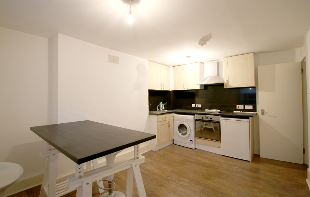 Flat To Rent at 57 Amwell Street, Islington, EC1R 1UR (00007401)