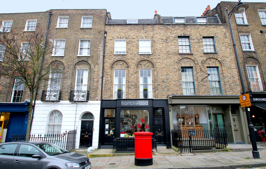 Flat To Rent at 57 Amwell Street, Islington, EC1R 1UR (00007401)