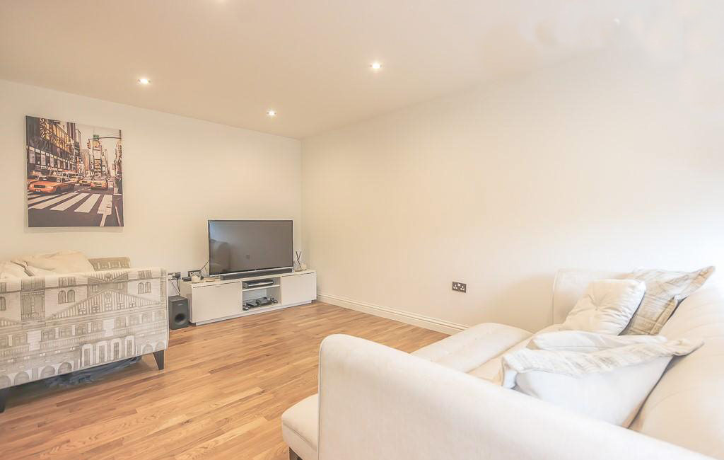 Flat To Rent at Tafel Court (1), Ware Road, SG13 7HJ (00009673)