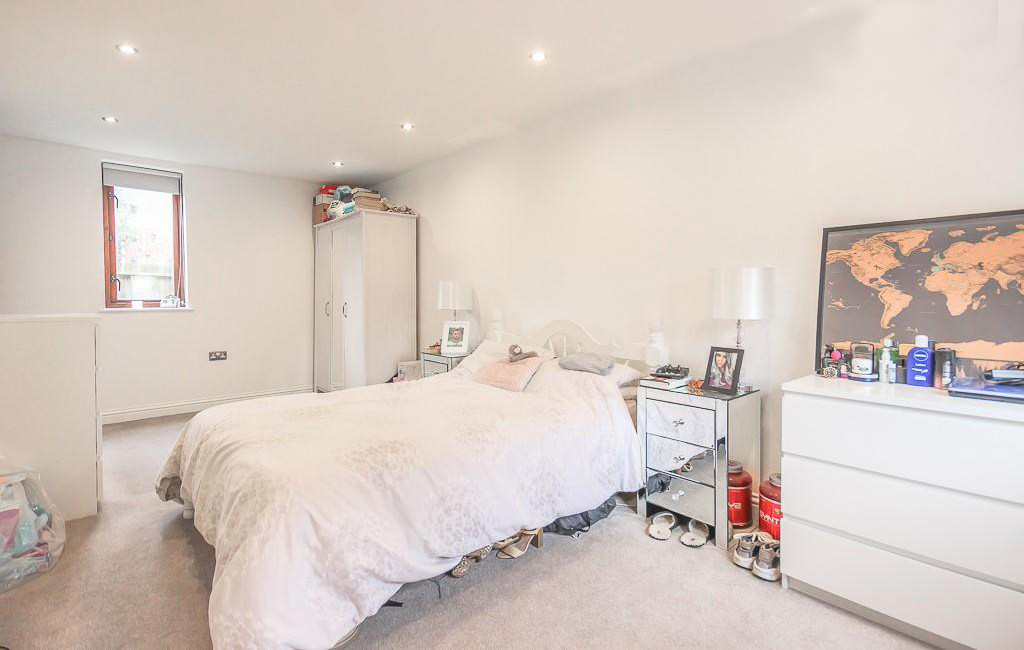 Flat To Rent at Tafel Court (1), Ware Road, SG13 7HJ (00009673)