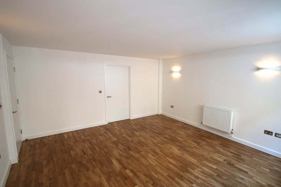 Flat To Rent at 27 Grimsby Street, Shoreditch, E2 6ES (00009024)