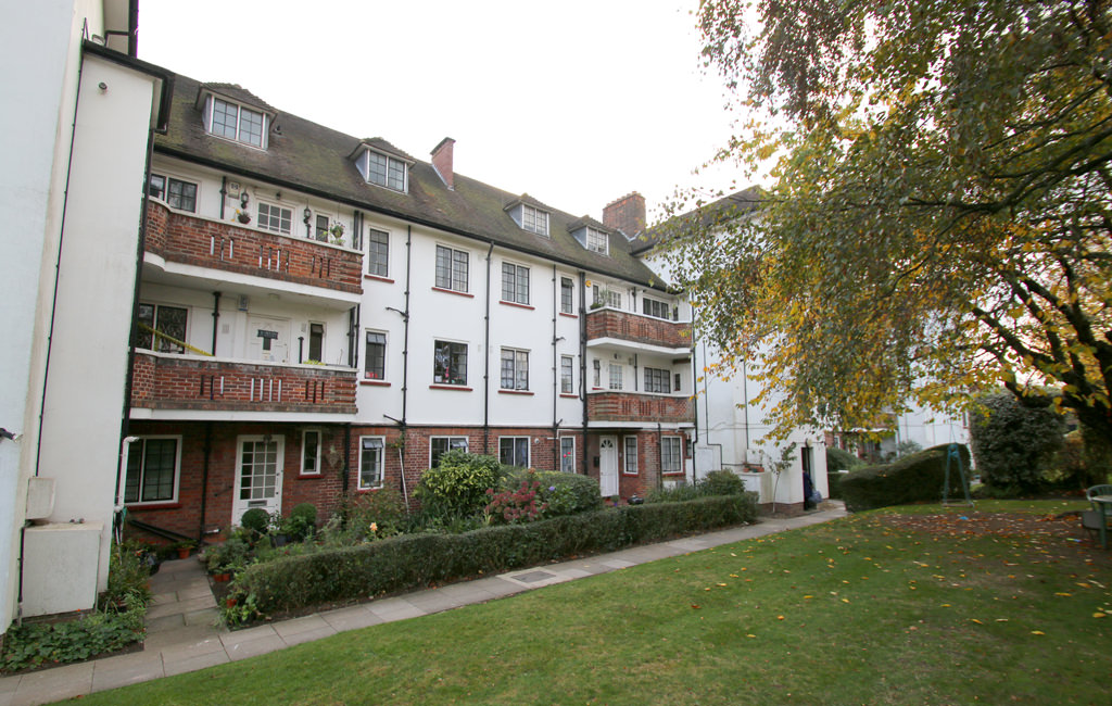 Flat To Rent at 5A Court, East Finchley, N2 0HN (00009793)
